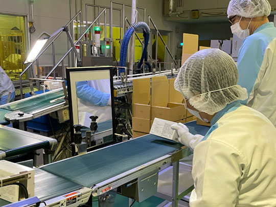 機械と目視確認で品質管理を徹底